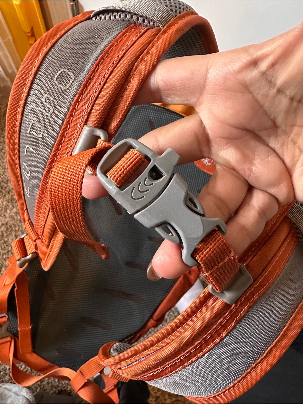 Osprey Orange Daylite Backpack NWOT - Picture 9 of 10